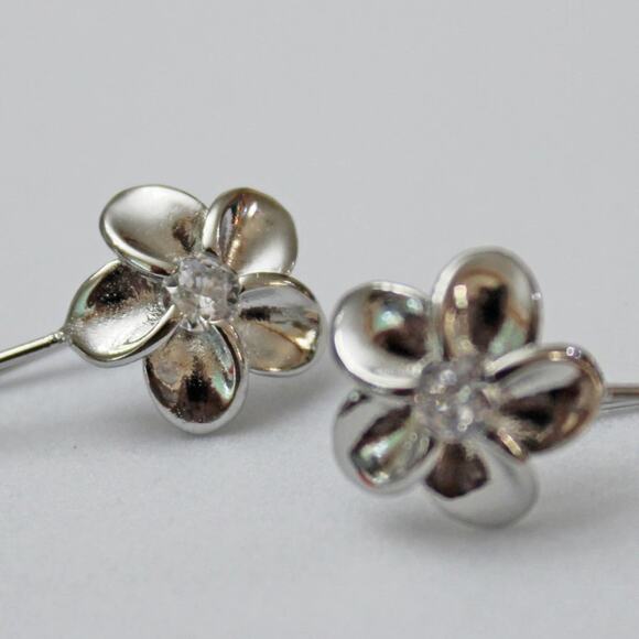 New Silver 925 Flower Earrings with Center Rhinestone   E33 - Picture 4 of 4